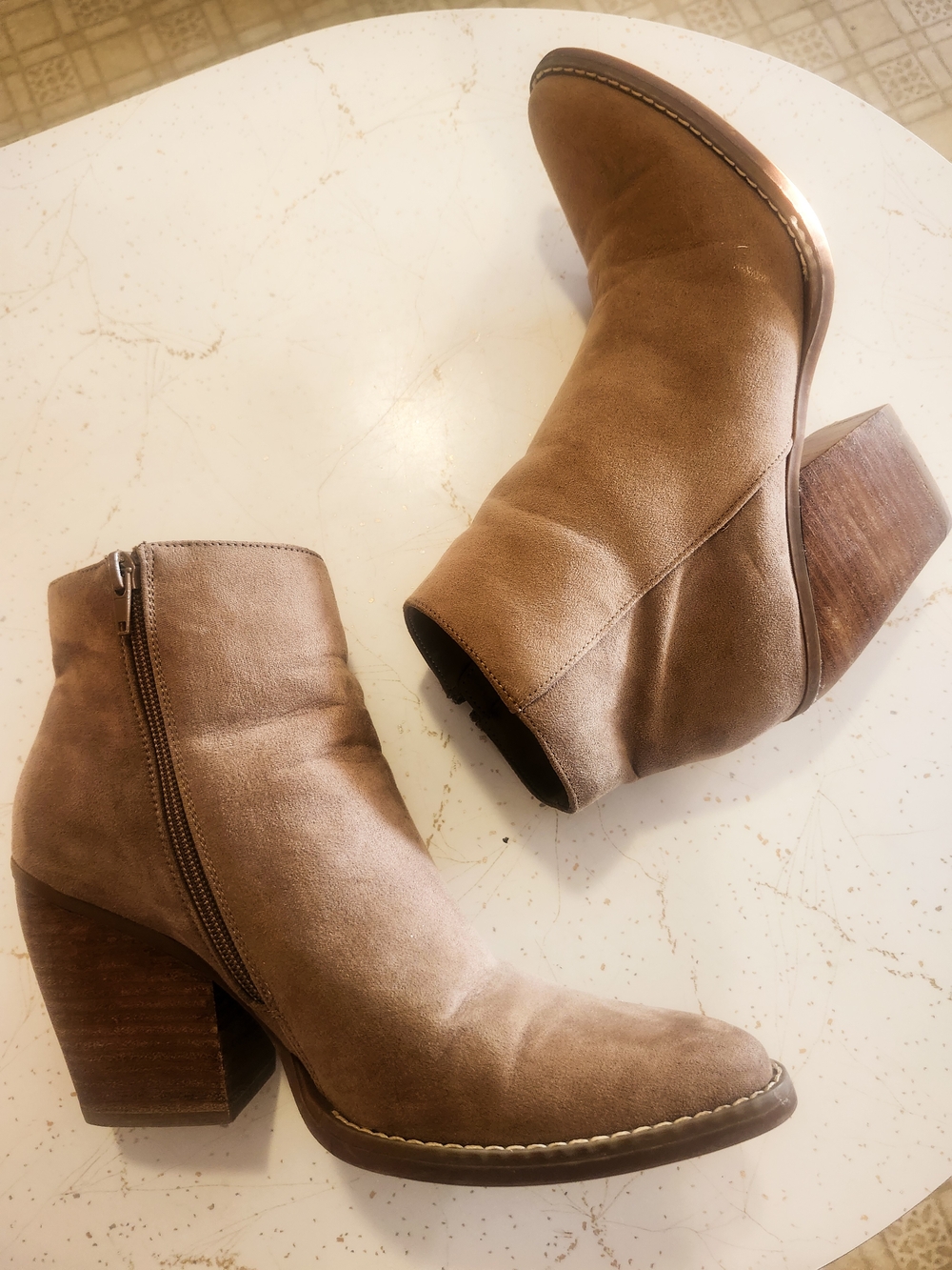 Madden Girl KLICCK Women's Taupe Faux Suede Ankle Booties Size 9.5 Block Heel